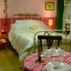 <h3>La chambre avec l’amorce de la table de la cuisine</h3>